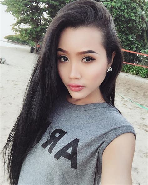 Free Asian ladyboy porn .